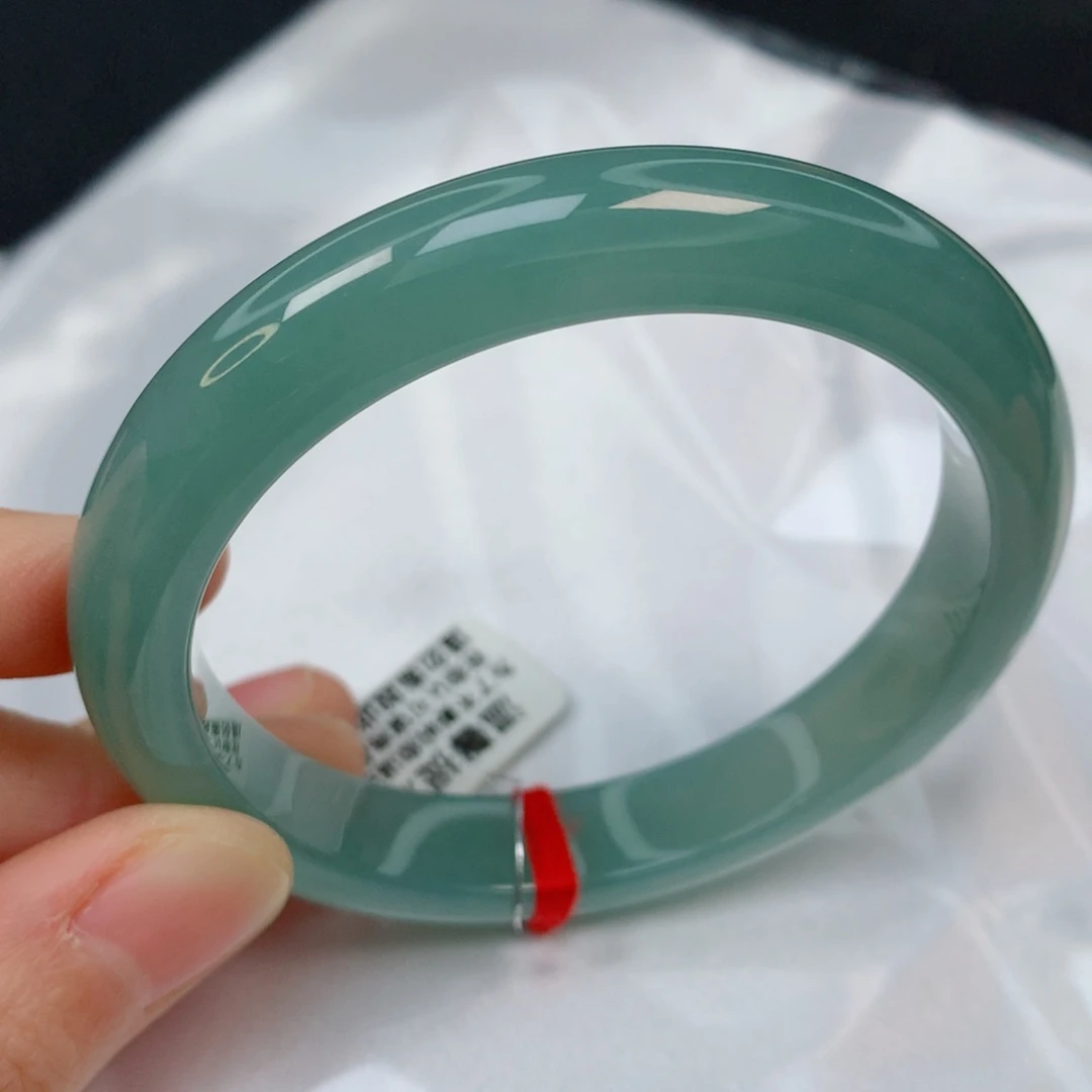 未镶嵌手镯翡翠56.1细条正圈，糯冰起光，蓝绿均匀，050