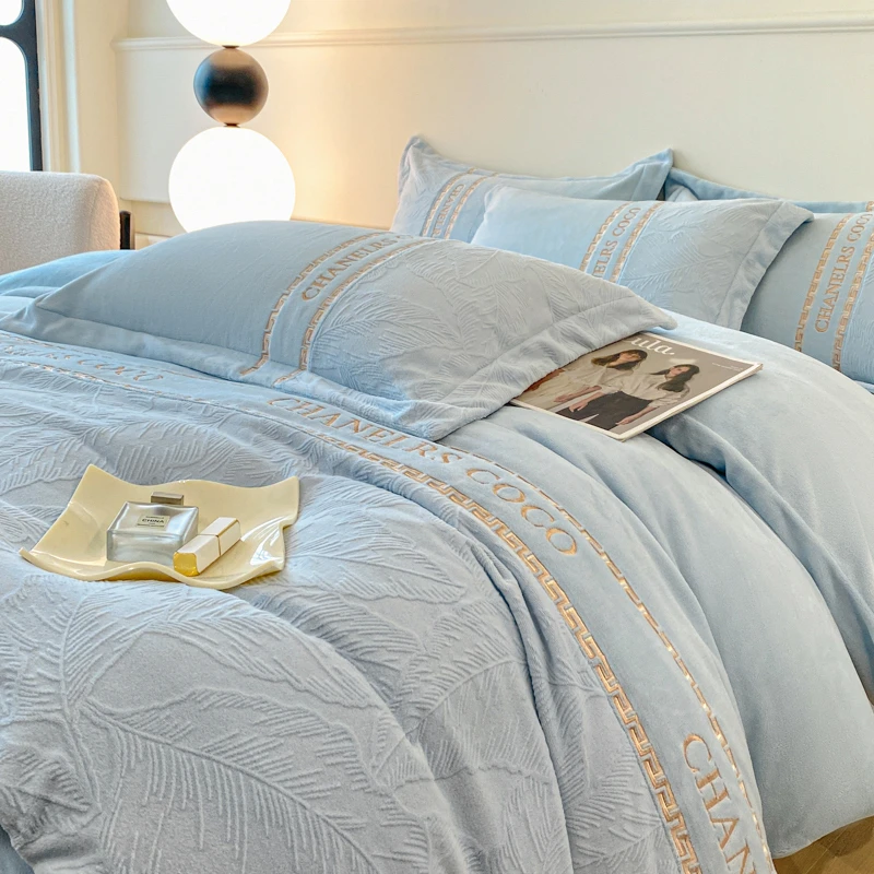 轻奢高级感加厚冬季牛奶绒四件套2025新款珊瑚毛绒被套法兰绒床单