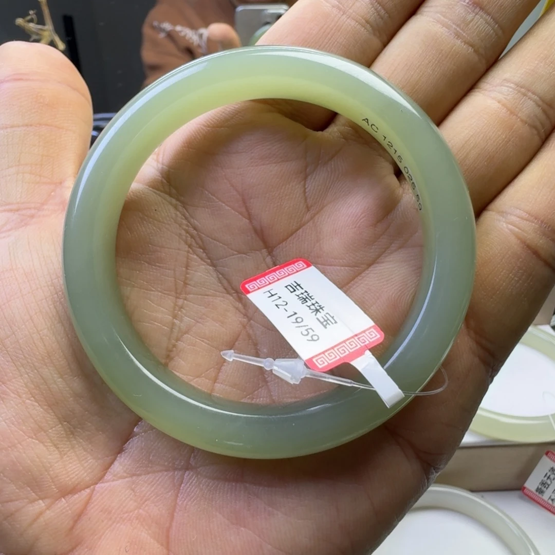 后***来和田玉（糖玉）未镶嵌手镯