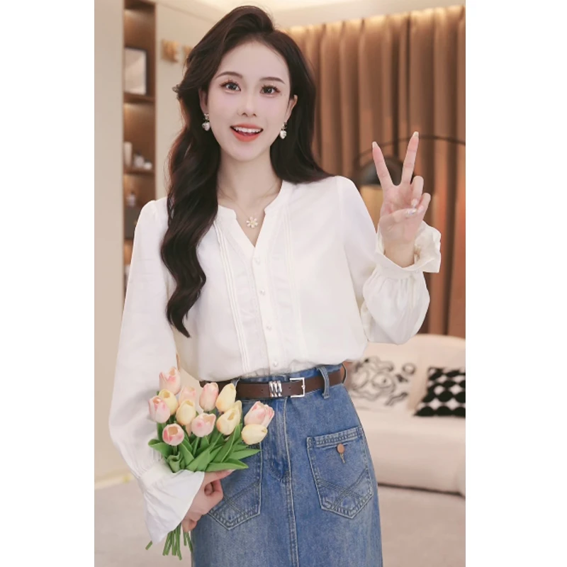 法式小香风V领别致长袖衬衫女2025春季新款设计感别致洋气上衣
