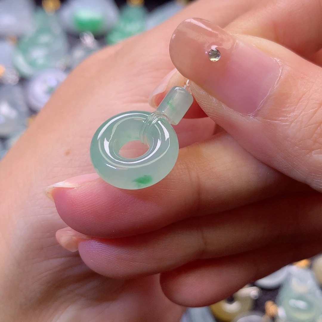 【闪购商品】吊坠(赠链)18K金镶嵌翡翠