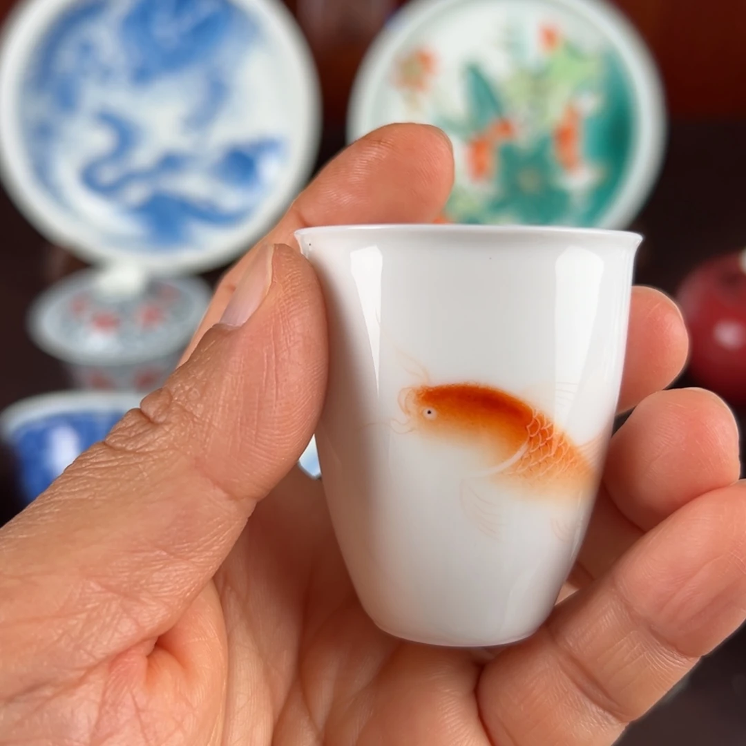 景德镇鱼藻纹主人杯