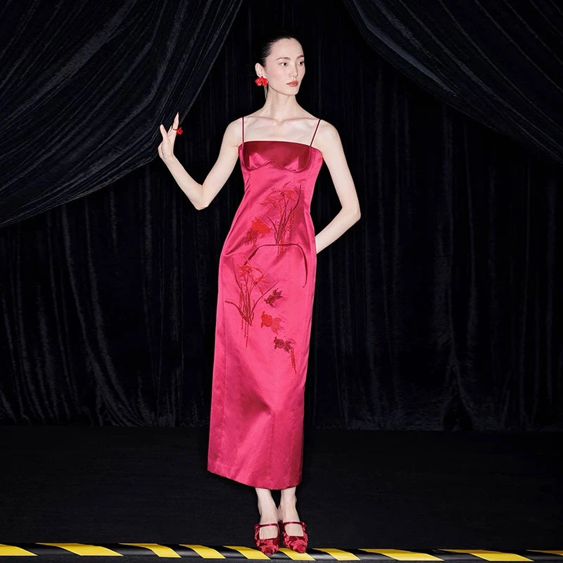 M essential 马 凯醉梅平布金鱼钉珠刺绣修身吊带礼裙