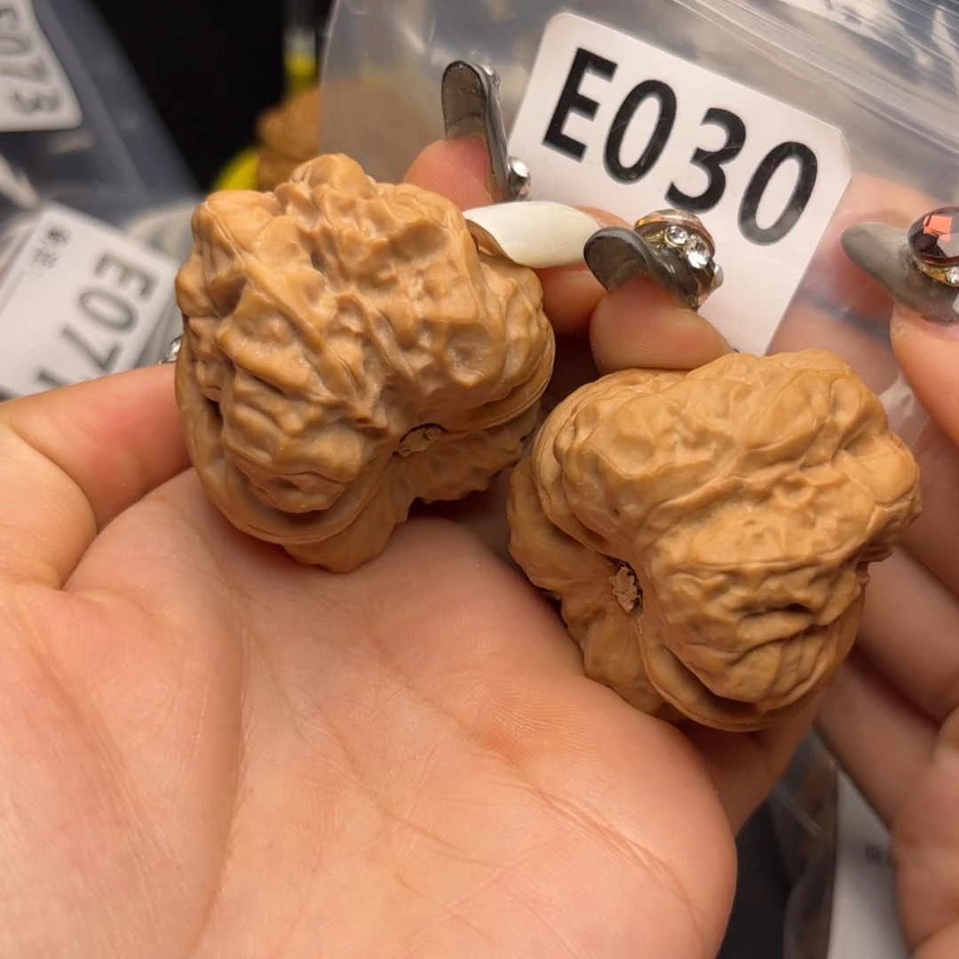 文玩核桃吊坠蛤蟆40