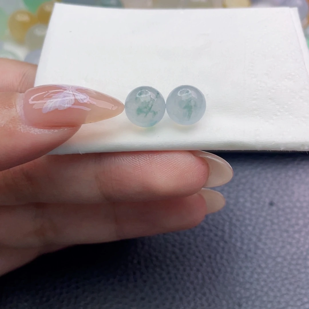 定制翡翠未镶嵌D*7500。