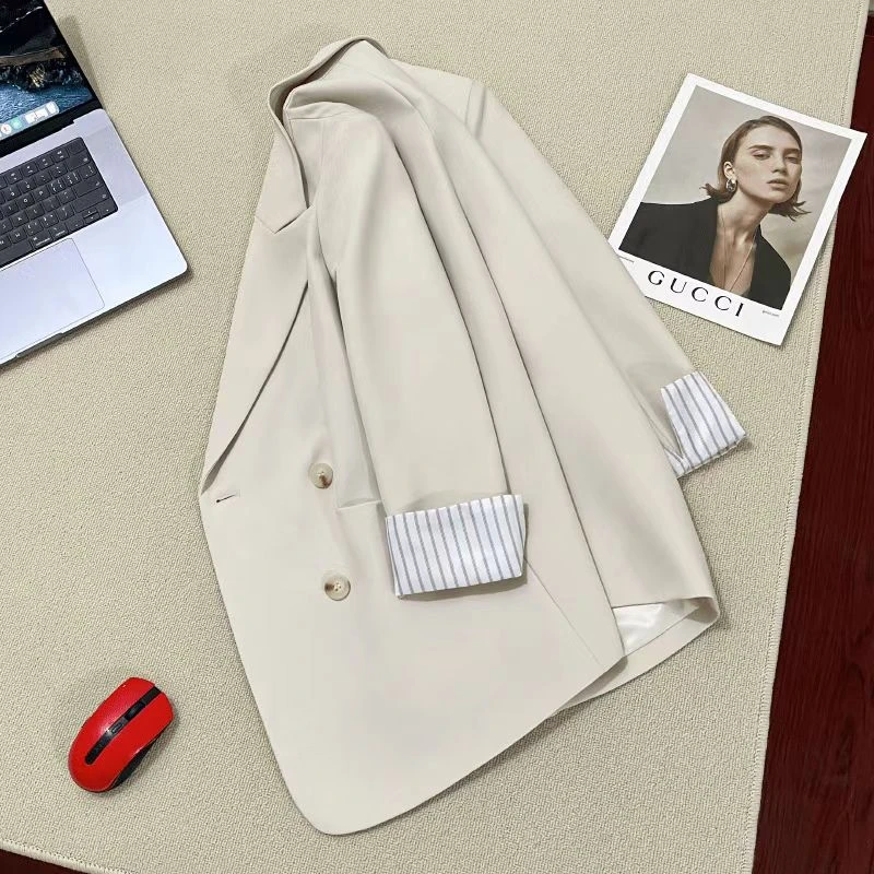 （直播选款）十九 WGJ欣欣短款涂鸦印花百搭西装外套 6月