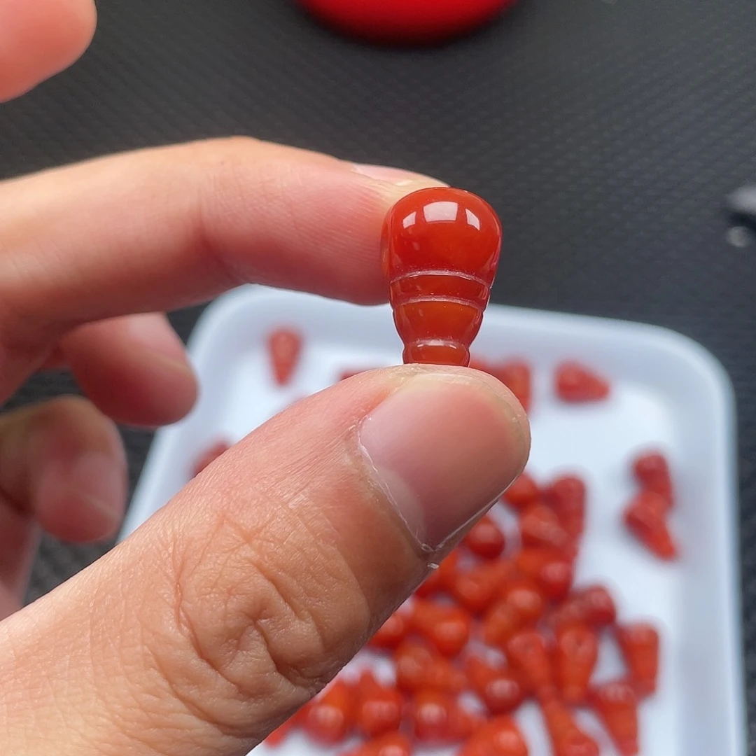 南红玛瑙11*17柿子红三通一颗未镶嵌