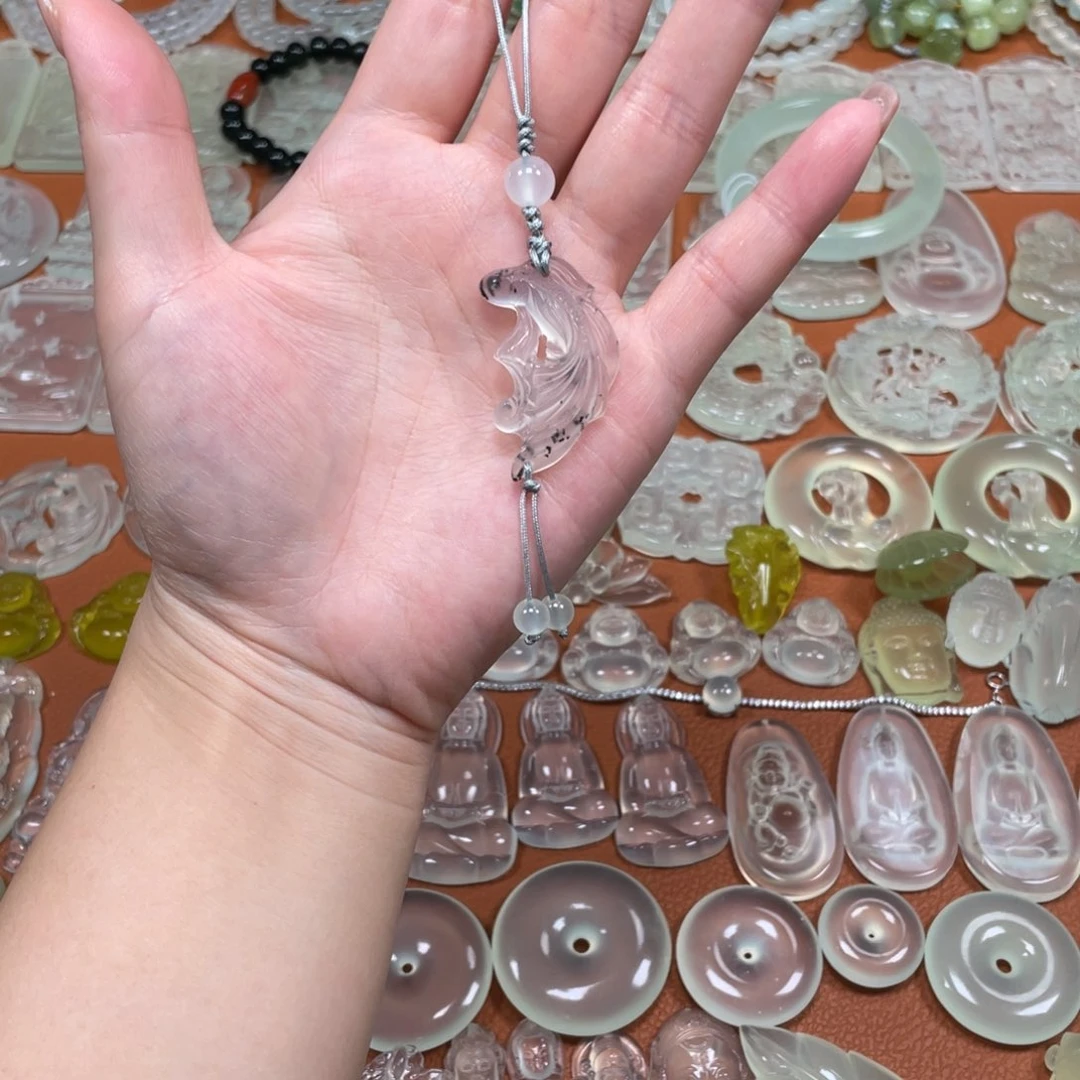 蛇纹石玉未镶嵌颈饰