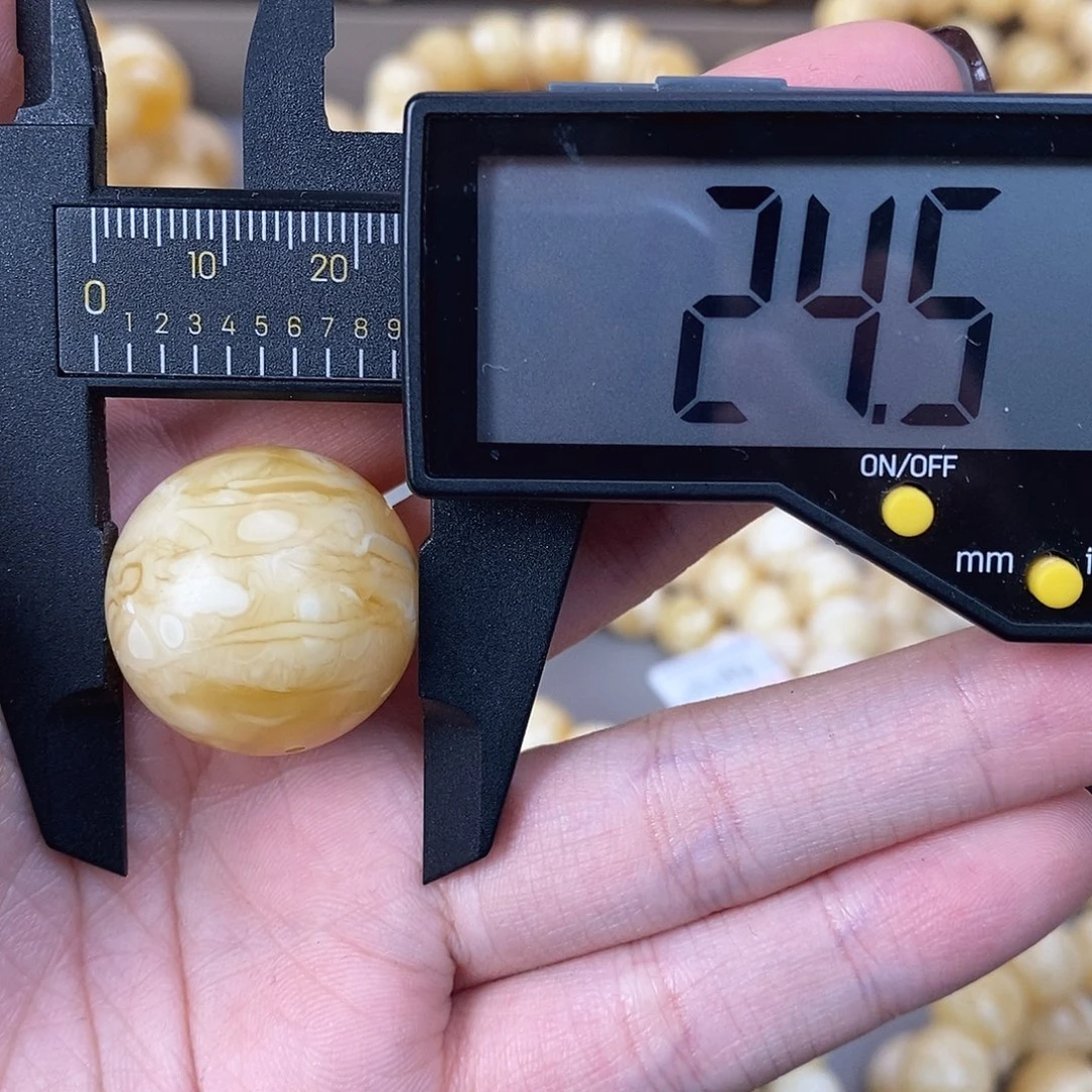 蜜蜡未镶嵌珠宝奇石8.3g