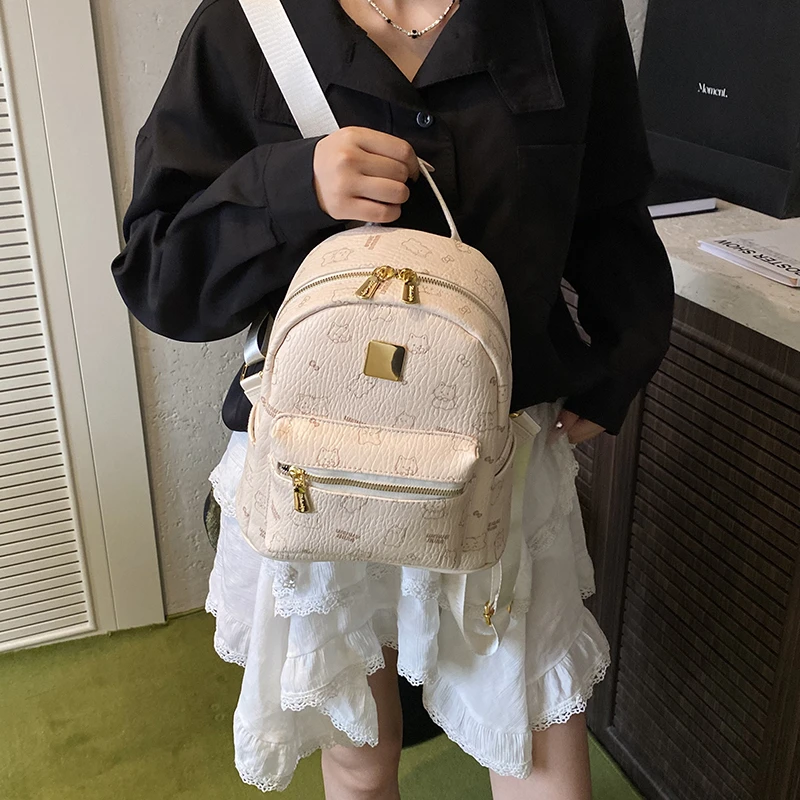 包包女双肩背包网红洋气潮流百搭旅行包大学生女士上课通勤包