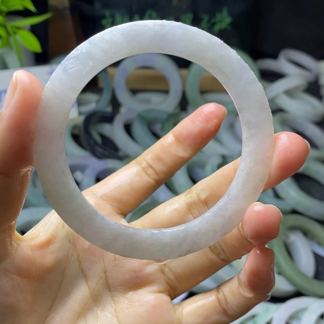 未镶嵌手镯定制翡翠