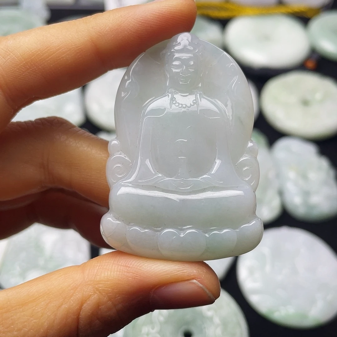 翡翠未镶嵌颈饰观音