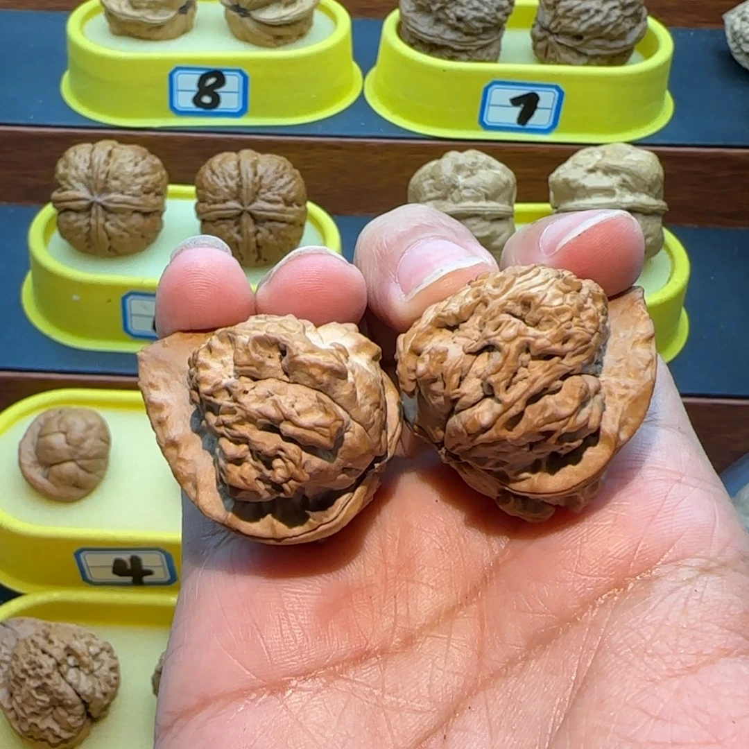 亿***香桃核把件云石观音