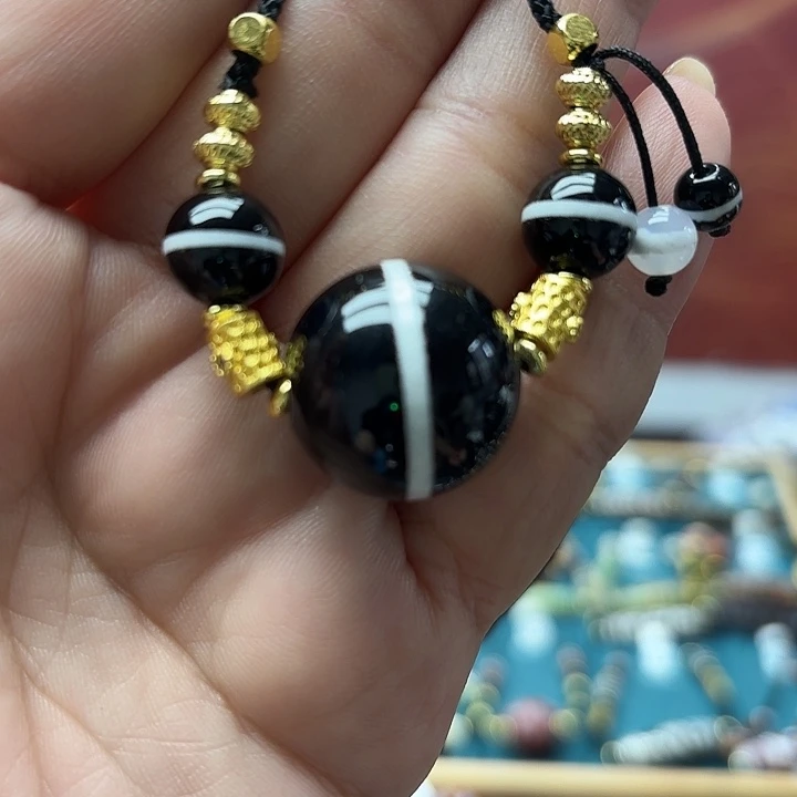 合金颈饰玛瑙/玉髓（覆膜）