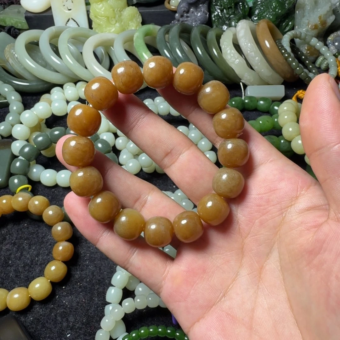 芋***头和田玉未镶嵌手串