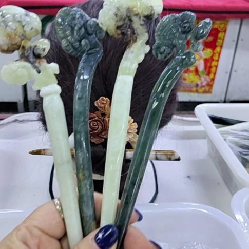 慎***笑蛇纹石玉未镶嵌发簪