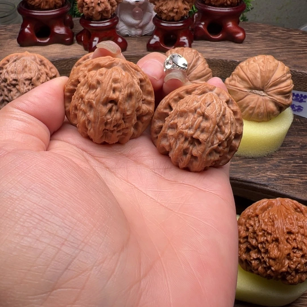 文玩核桃吊坠白狮子37全品