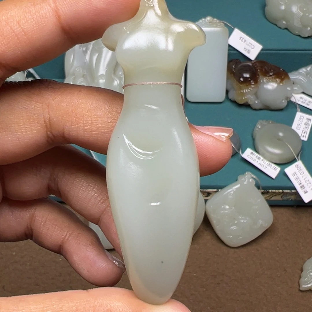 和田玉颈饰未镶嵌