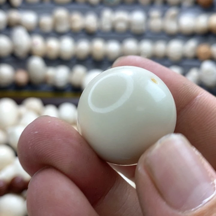 王***乐吊坠菩提根/象牙果