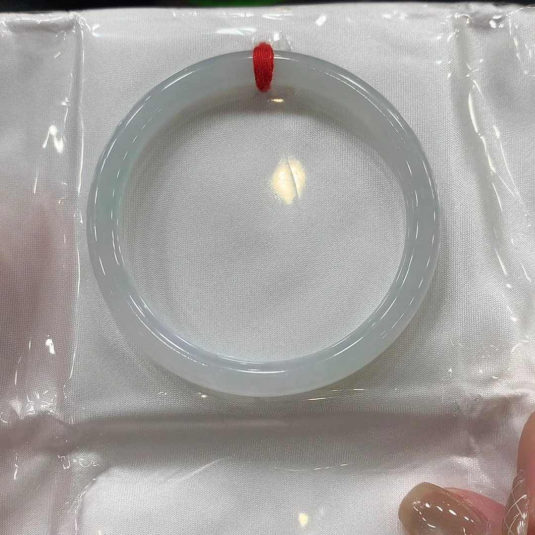 翡翠手镯未镶嵌圆条