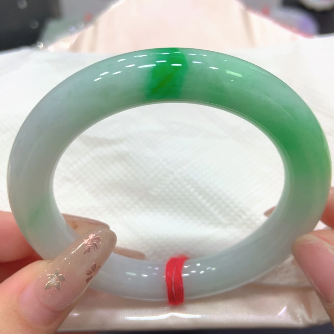 翡翠未镶嵌手镯52圆