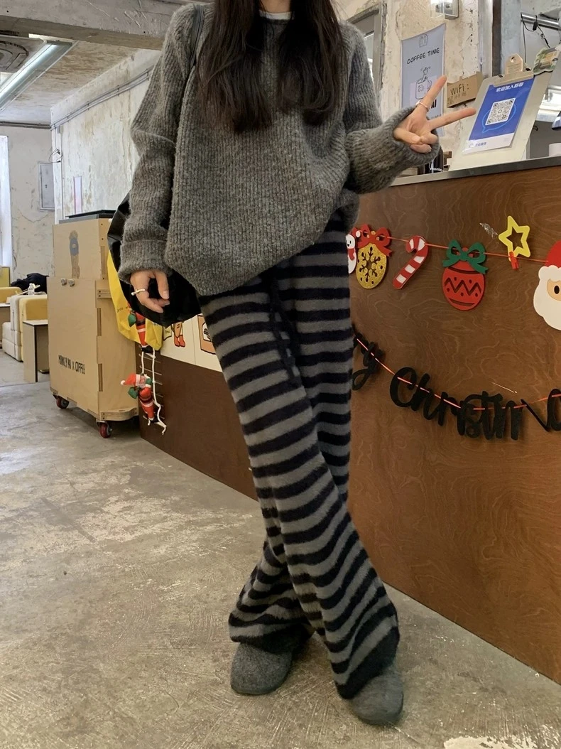 时尚百搭炸街女装秋冬新款休闲加绒条纹水貂绒显瘦保暖针织阔腿裤