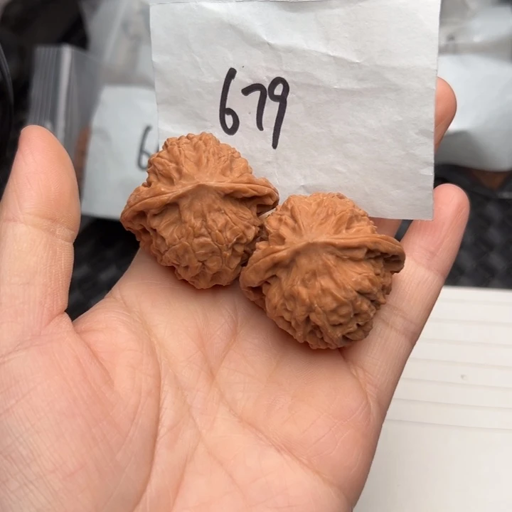 核桃39+尺寸玉玲珑