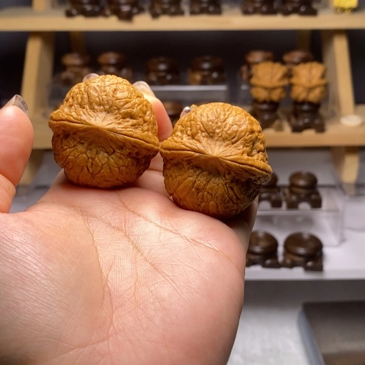 文玩核桃吊坠42蟒纹虎头