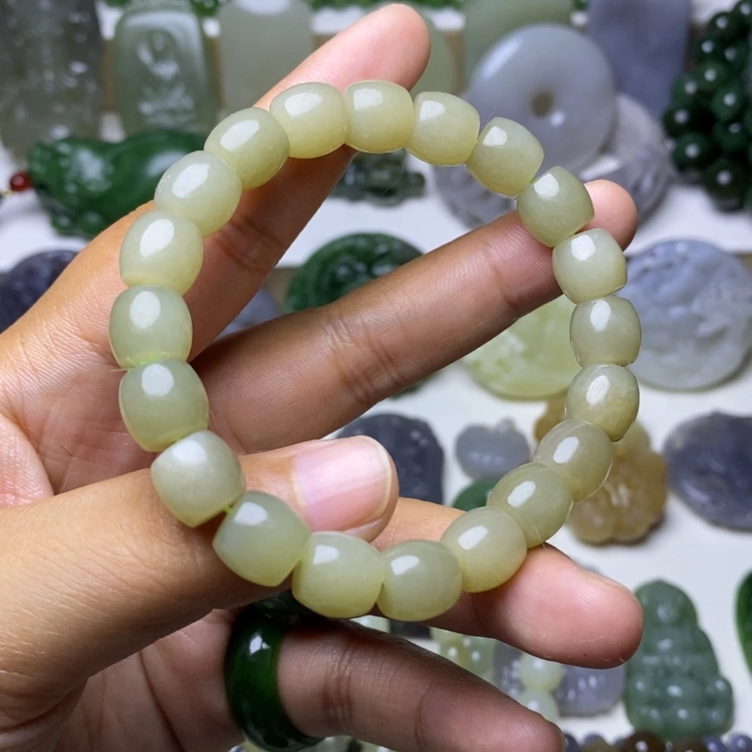 颈饰未镶嵌和田玉