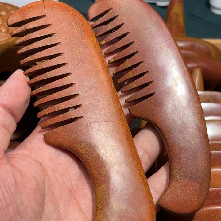 红砭石精品款长把梳子