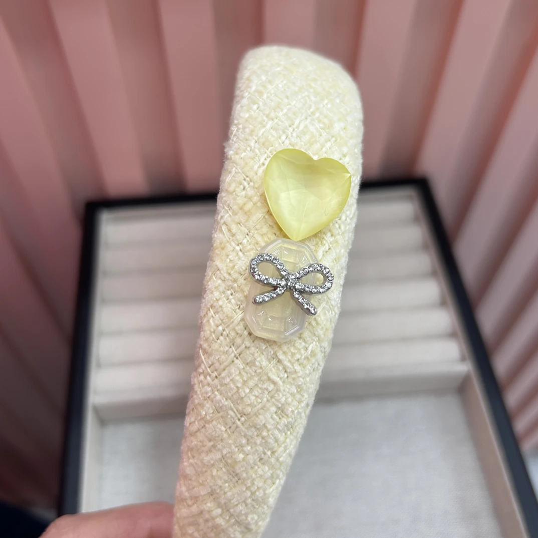 黄色爱心钻钻银蝴蝶结发箍