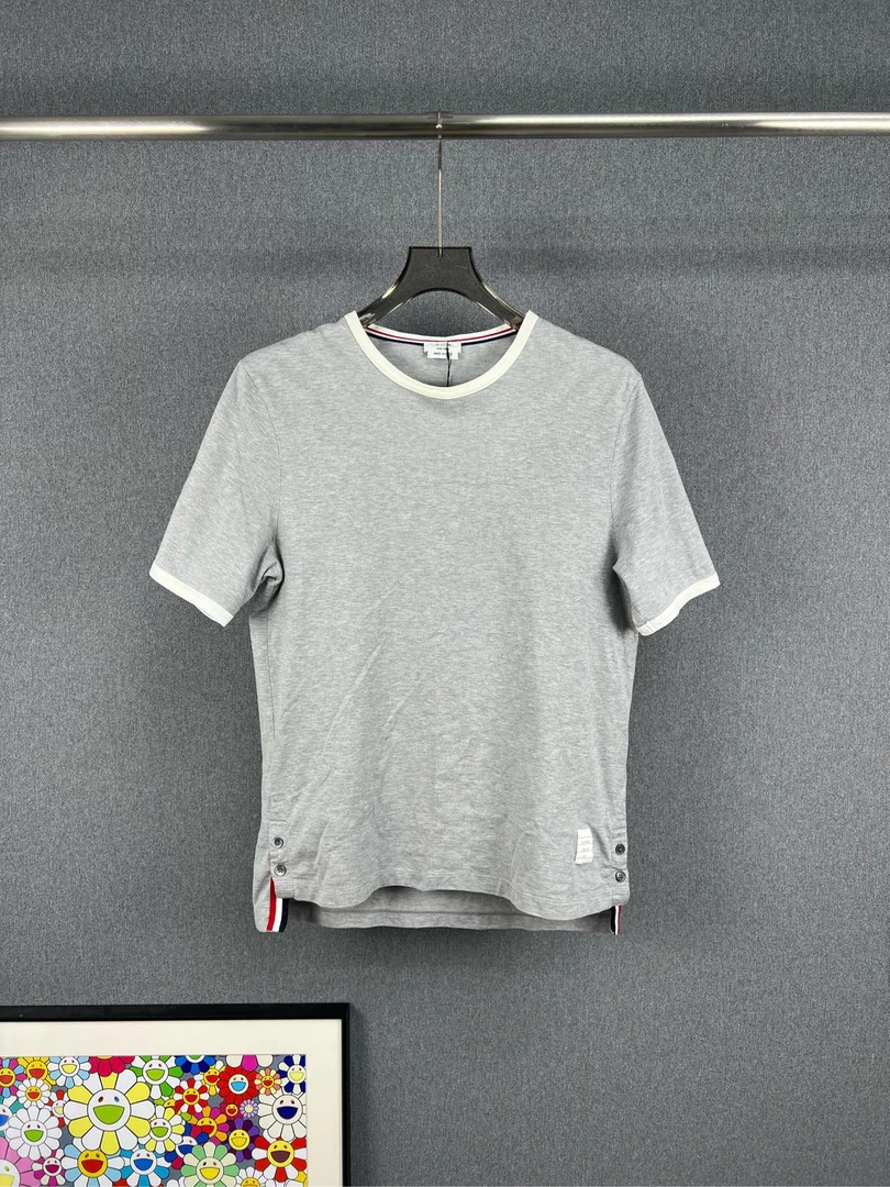 95新 THOMBROWNE THOM BROWNE TB灰色彩条短袖 2码 95新12508