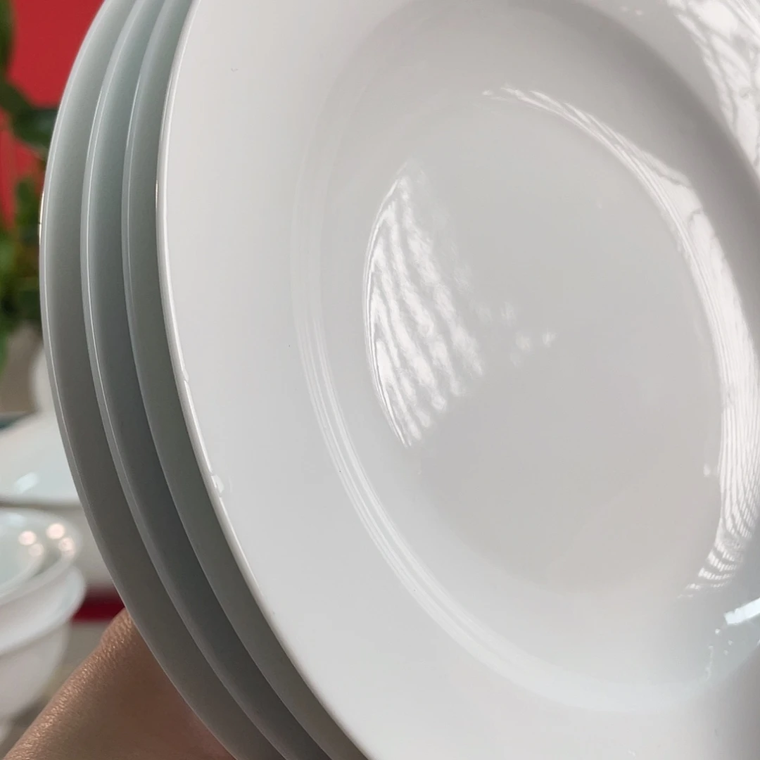 迟***力4只甜白釉无底款8寸盘
