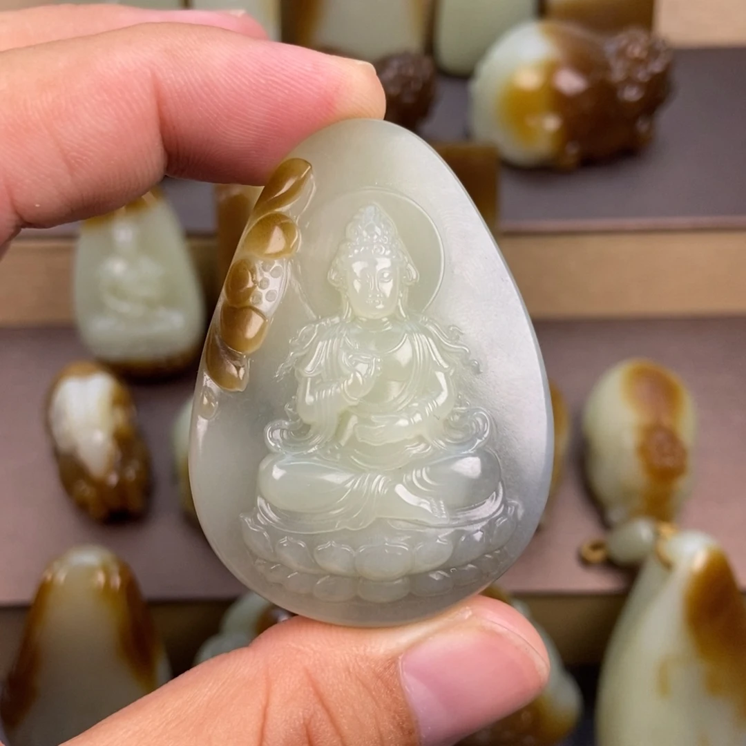 颈饰未镶嵌和田玉（糖玉）