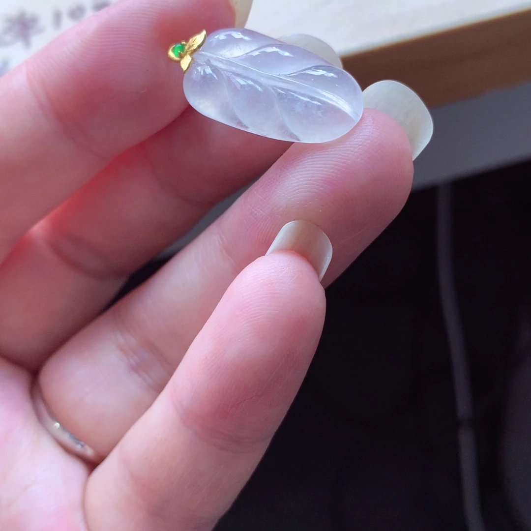 翡翠颈饰18K金镶嵌吊坠