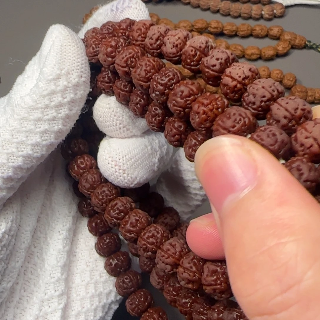 ****七金刚菩提吊坠顶级勿里达老树王108