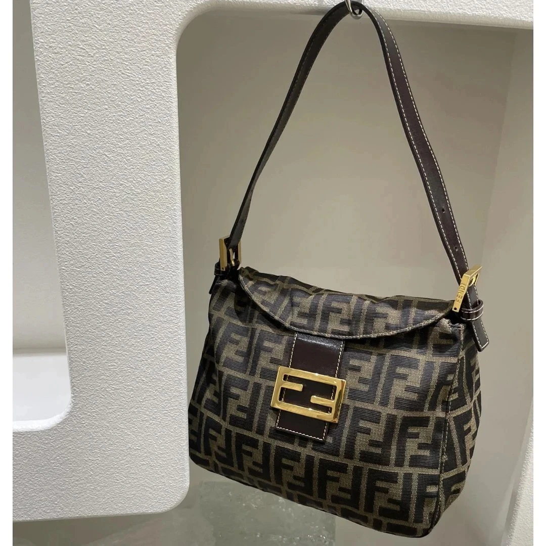 95新 FENDI/芬迪 芬迪金扣胖丁单肩包