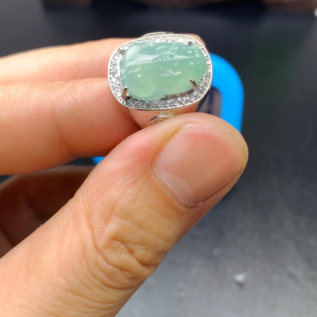 翡翠未镶嵌颈饰翡翠首饰和翡翠珠宝