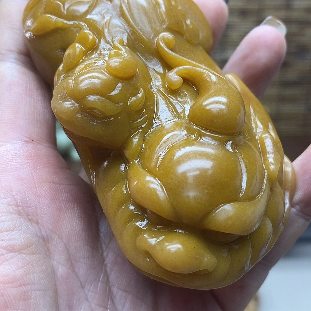 和田玉未镶嵌把件