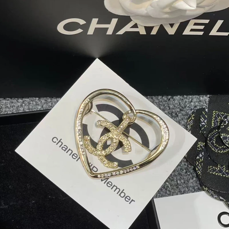 95新 Chanel/香奈儿 香奈儿   23c早春镂空爱心 胸针