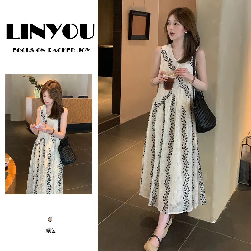 小个子吊带连衣裙女夏季2025新款复古质感刺绣绣花背心法式中长裙