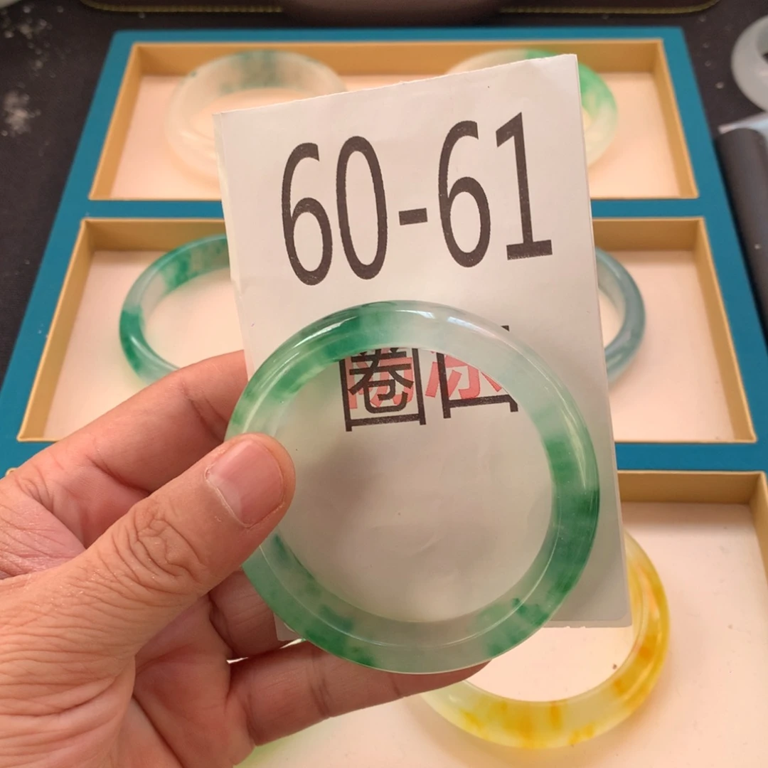 1石英岩玉手镯手镯