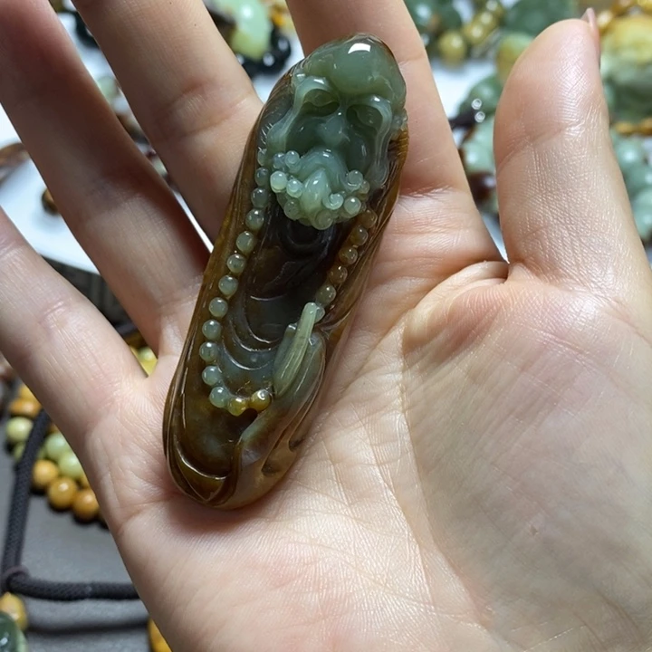 ℒ****未镶嵌岫岩河磨玉（透闪石质玉）珠宝奇石