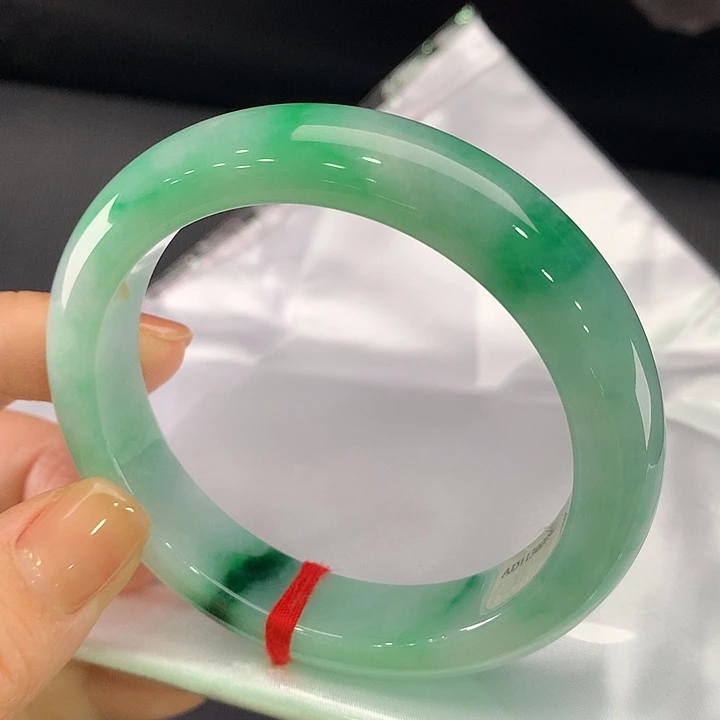 翡翠未镶嵌手镯正圈57