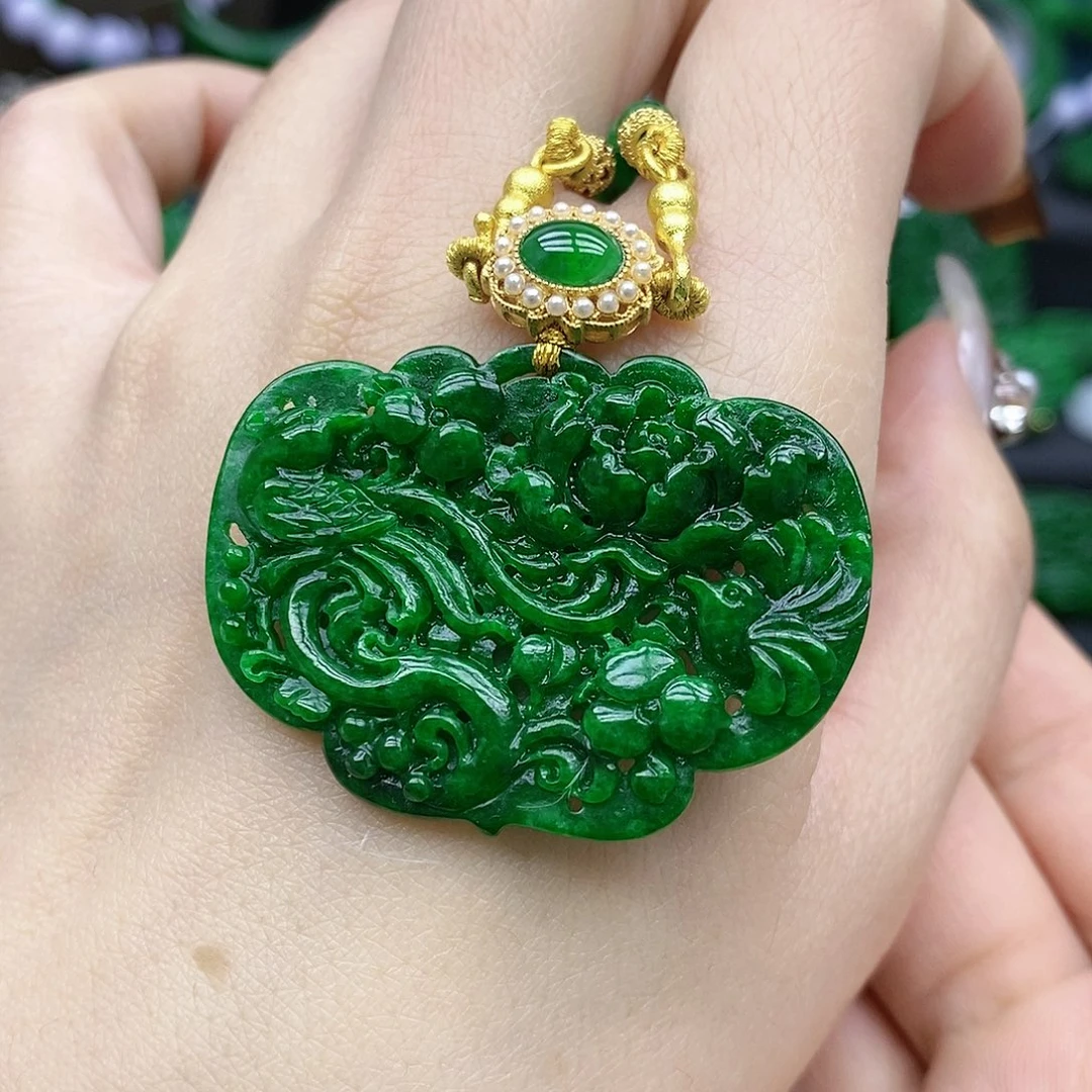 翡翠未镶嵌颈饰吊坠