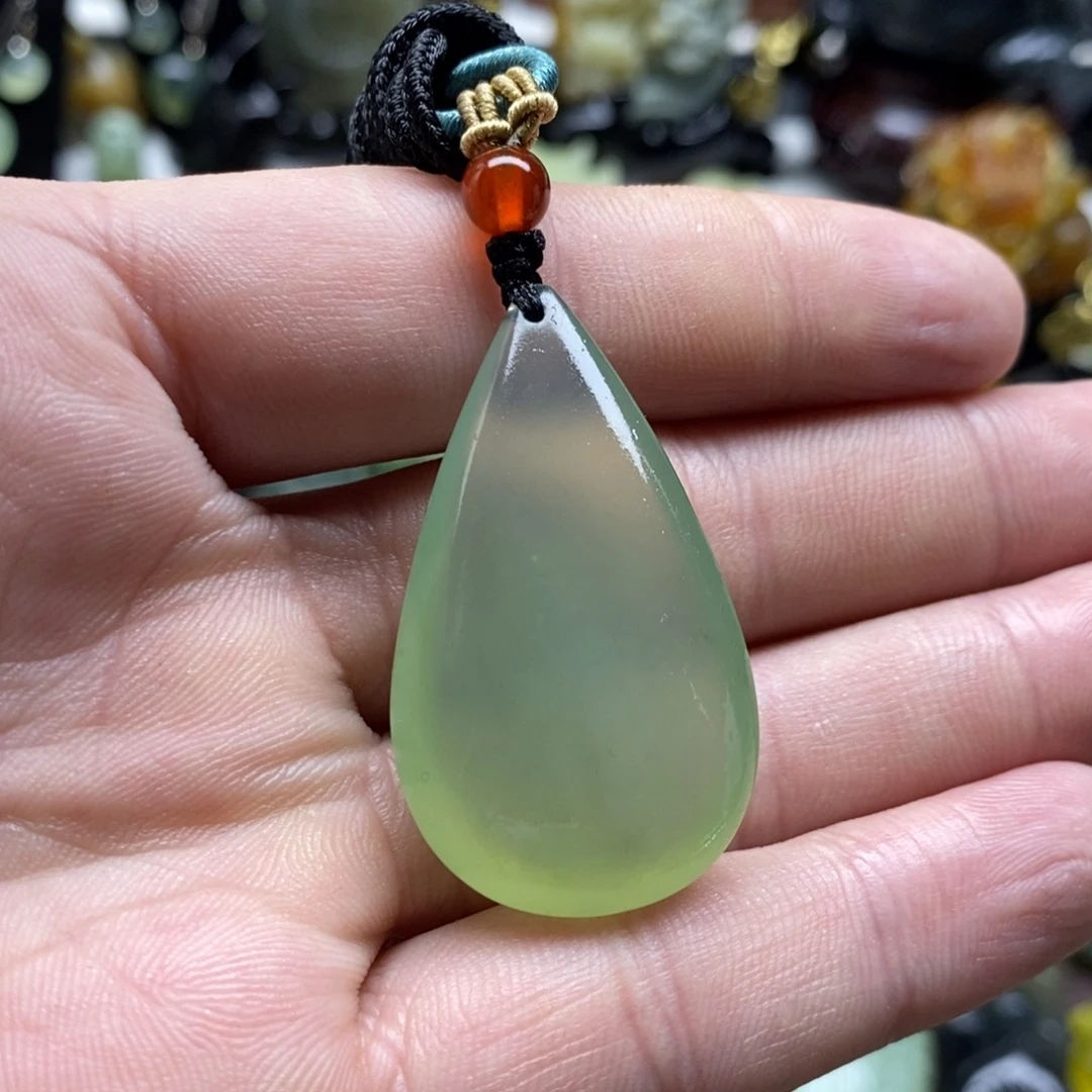 岫玉水滴吊坠未镶嵌