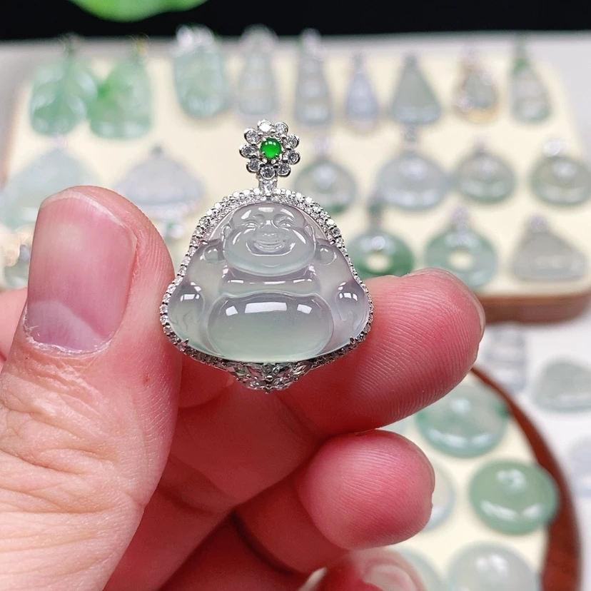 【闪购商品】颈饰18K金镶嵌翡翠
