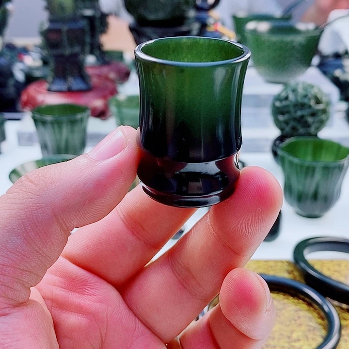 未镶嵌和田玉（青玉）把件