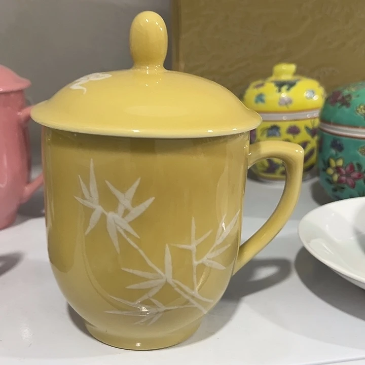 易***斌摆件景德镇陶瓷黄色办公杯1个