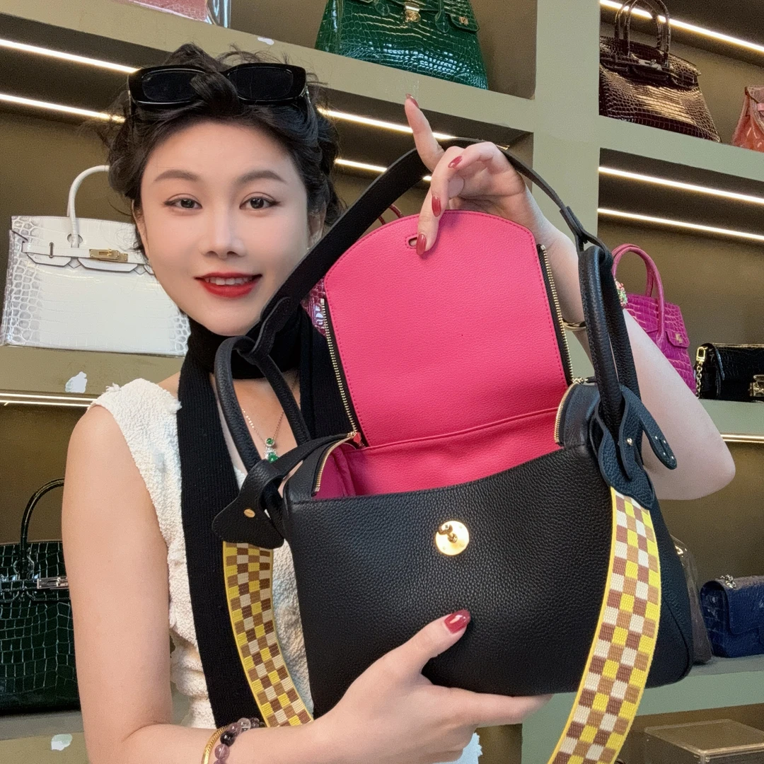 【尺寸：26*14*16】SISI原创设计高定真皮女包9689 黑色/玫红